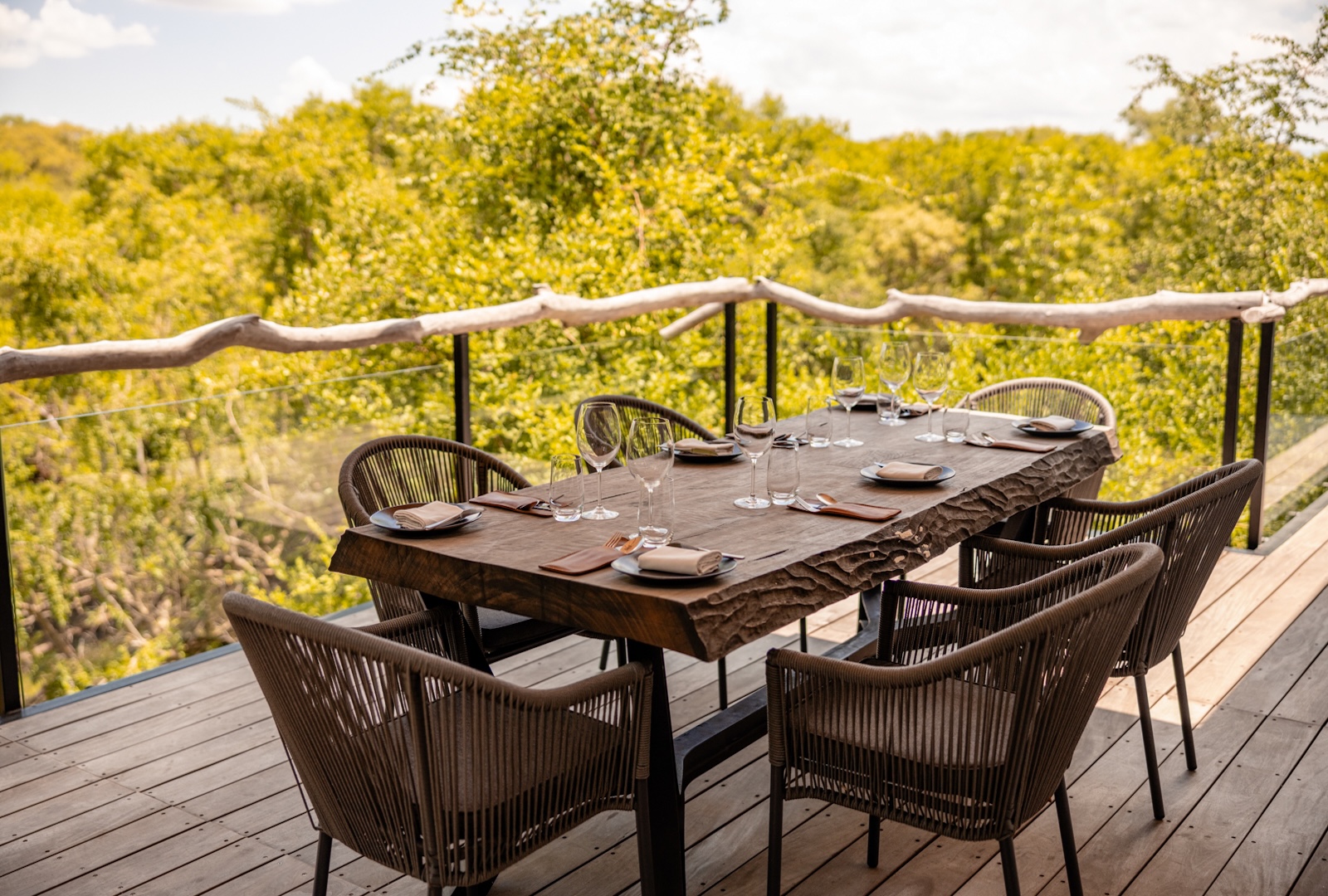 Kapama karula outdoor deck dining