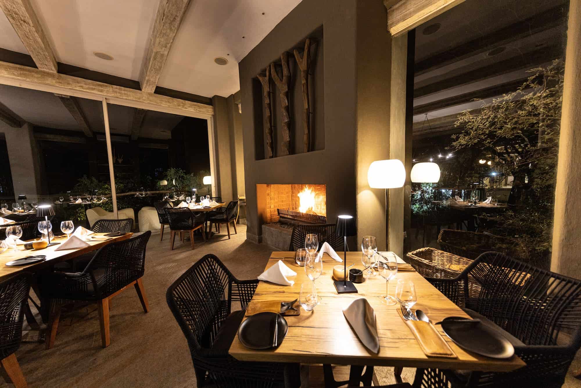 Kapama Karula library dining