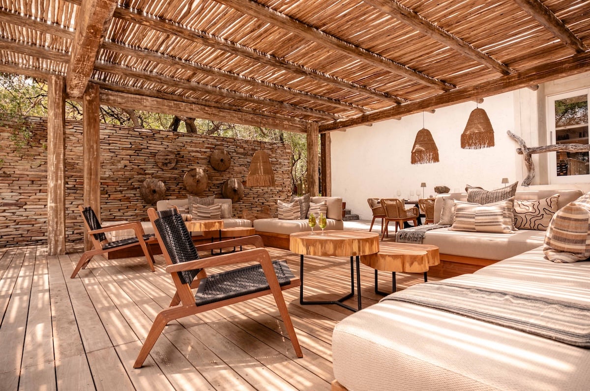 Kapama Karula dining area lounge