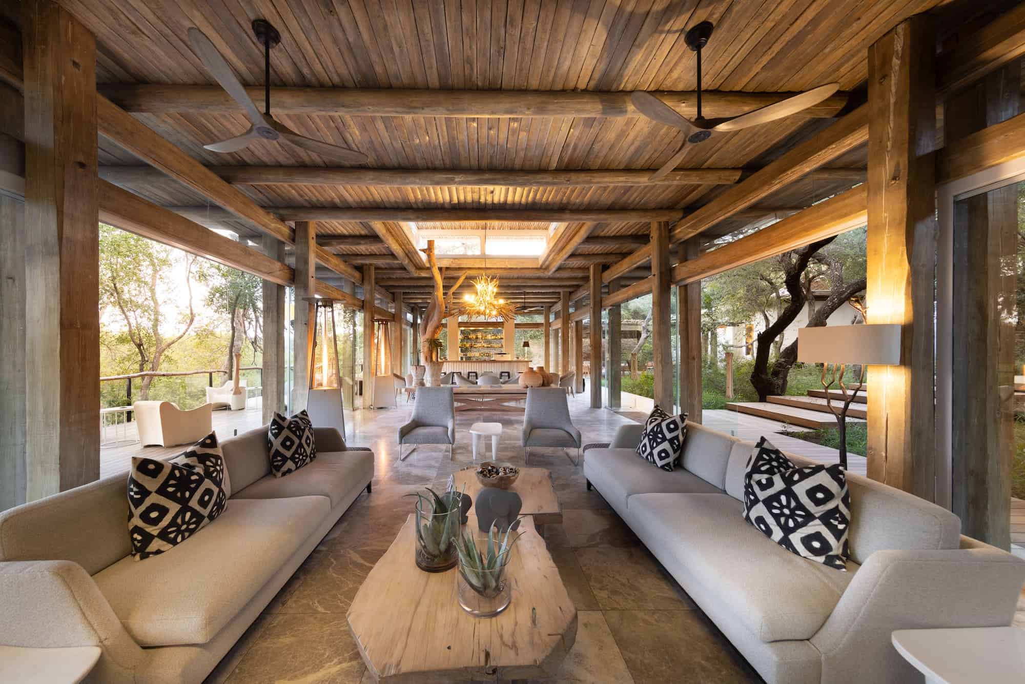 Kapama Karula lounge area looking at bar